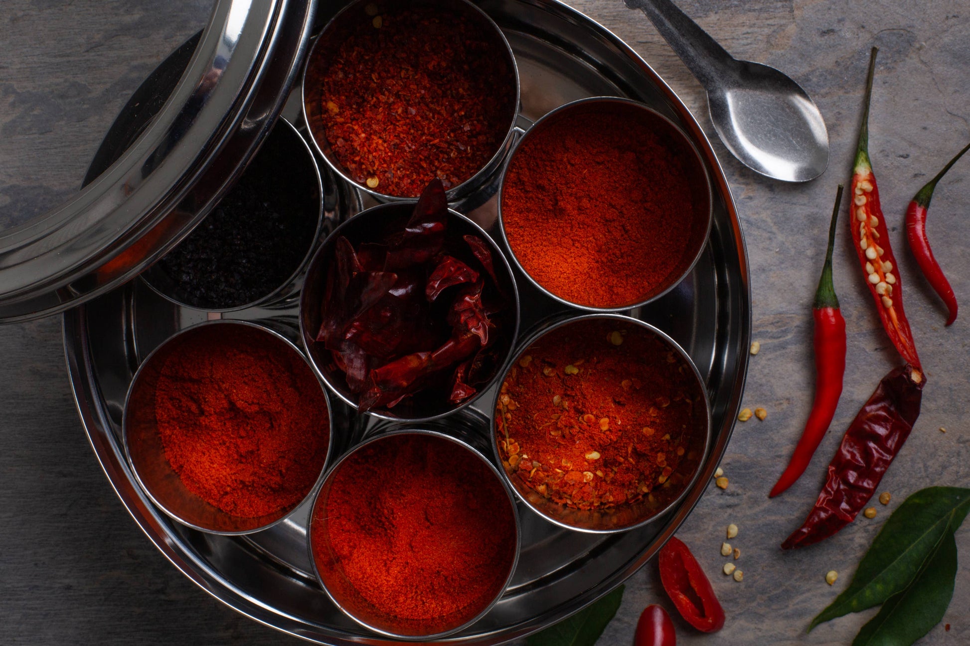 Chili-kruidenblik met 7 chilipepers