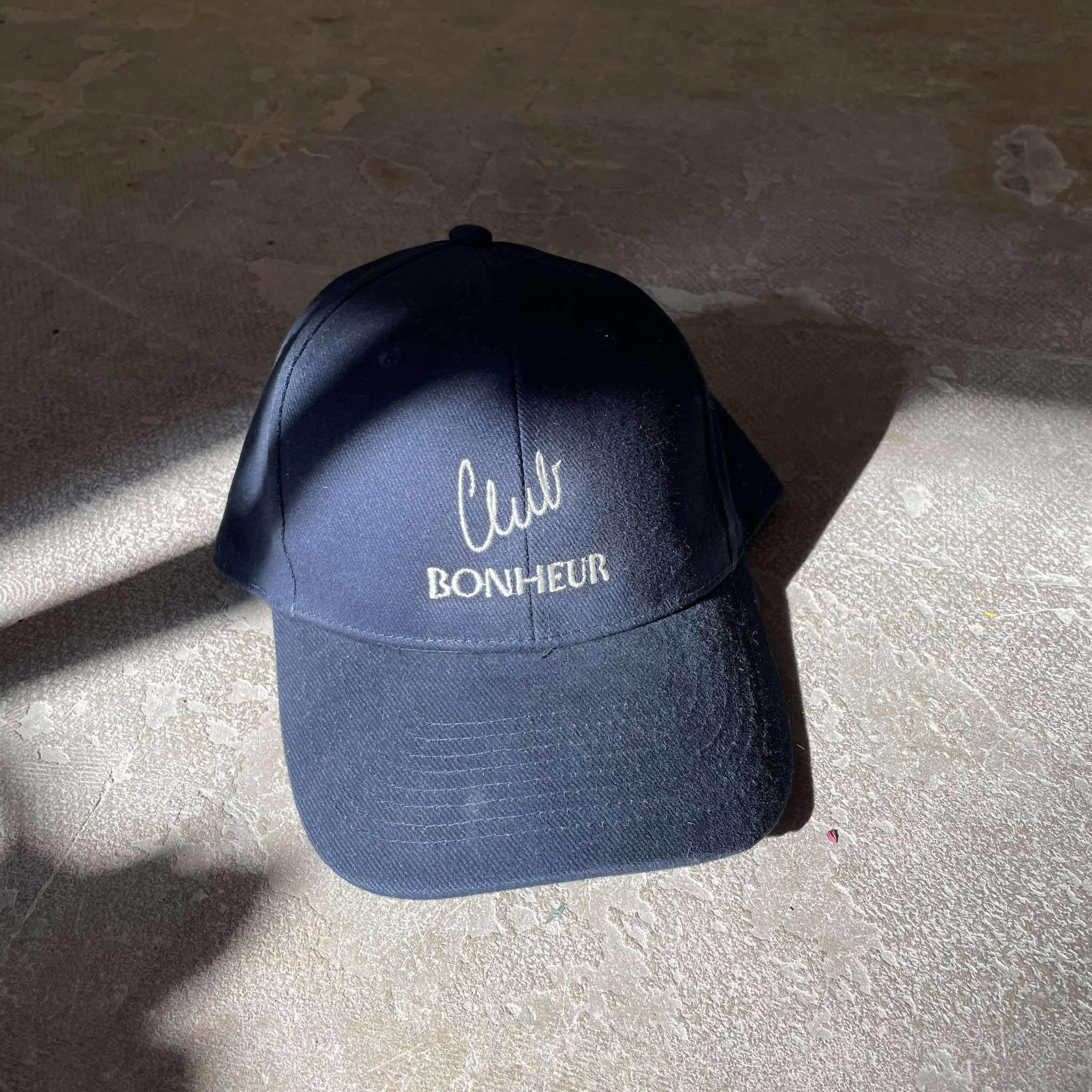 // CLUB cap //