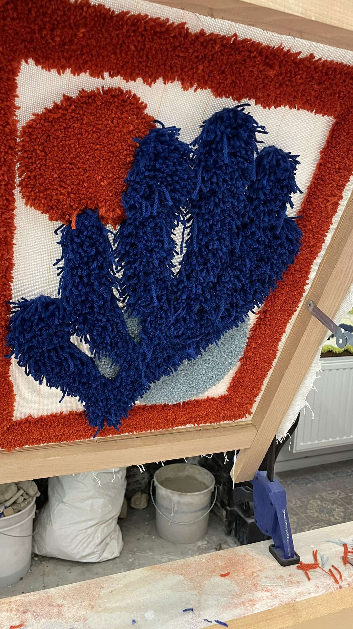 TUFTING MEDIUM I Sat. 07.02