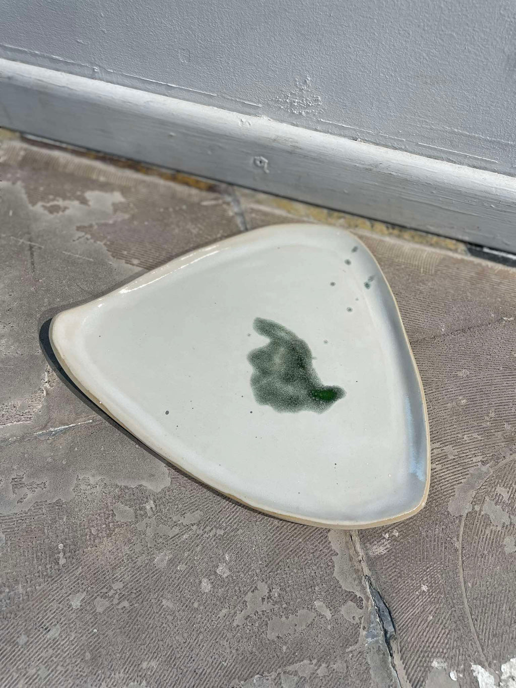 Triangle plate