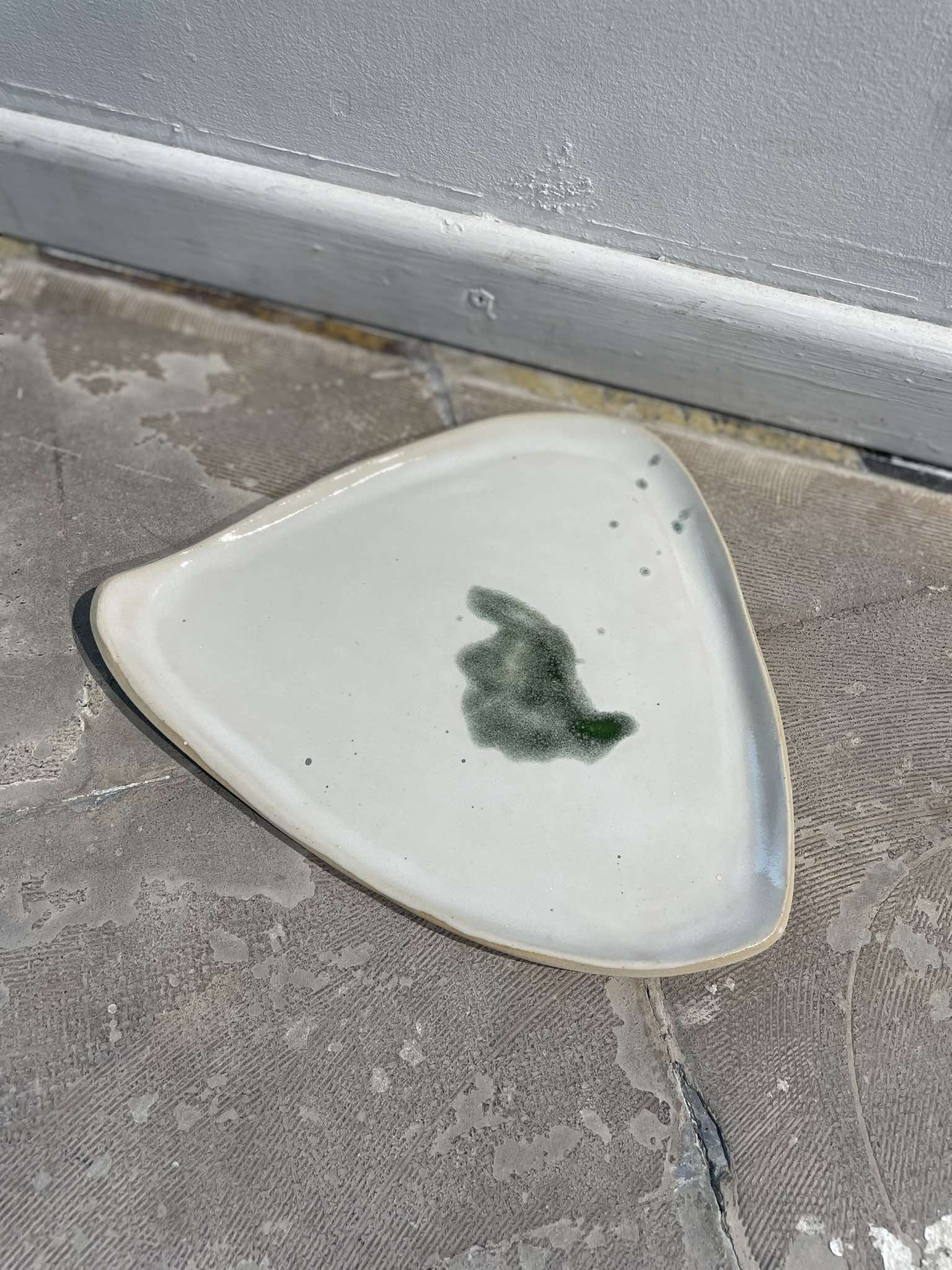 Triangle plate