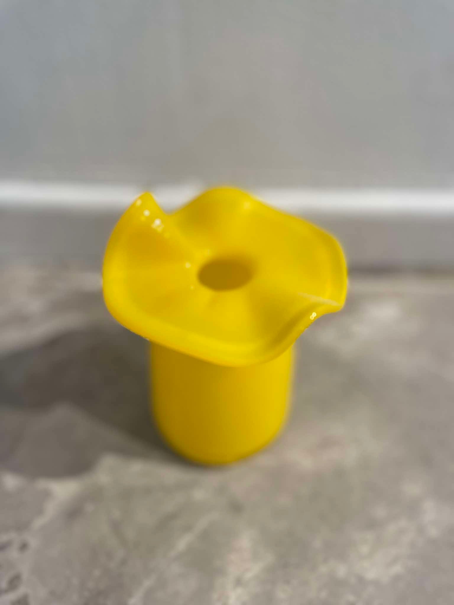 Flower vase - Yellow