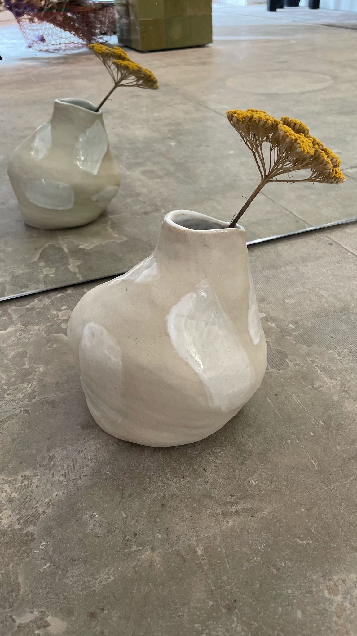 Organic vase - neutral/white