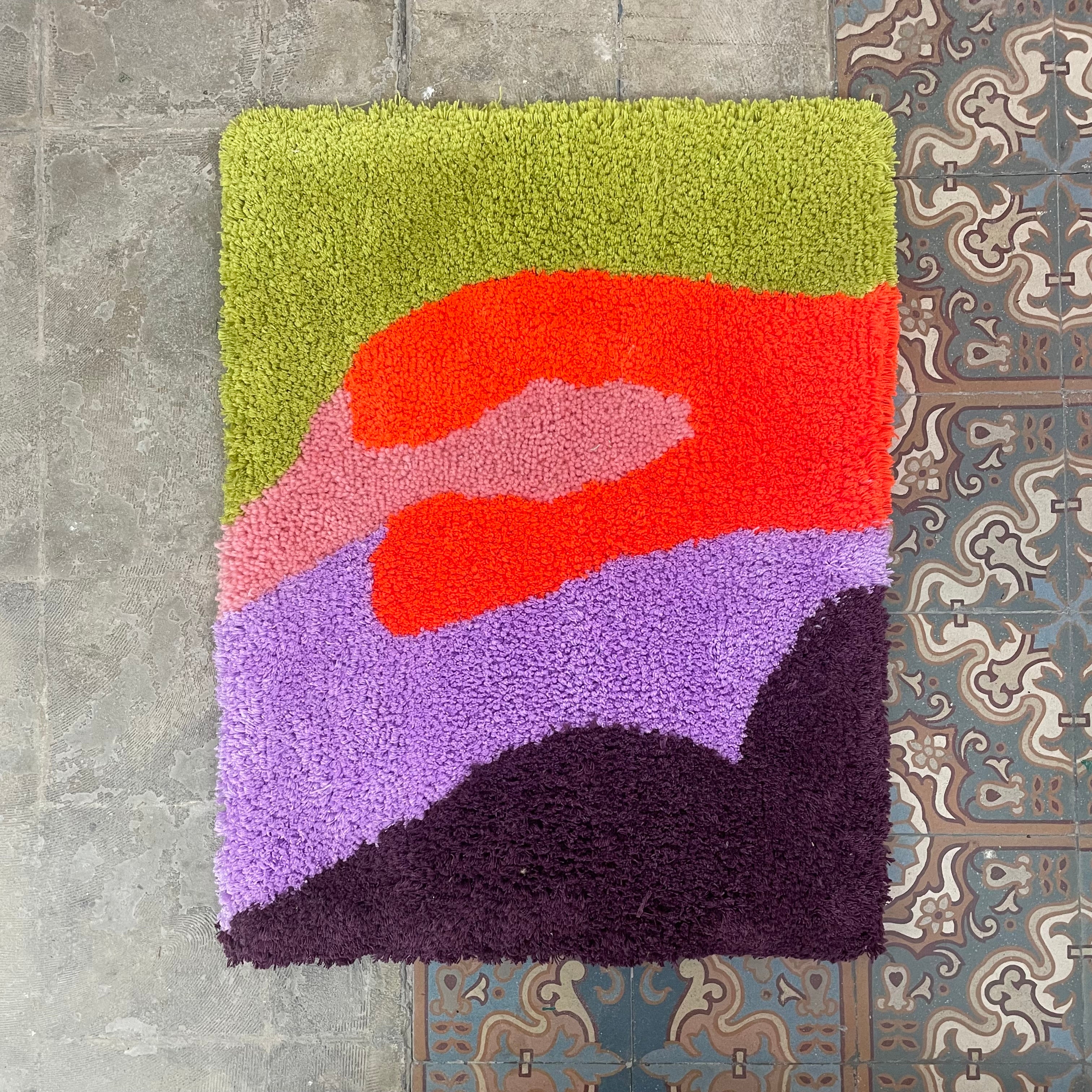 TUFTING SMALL I Thu. 04.12 evening